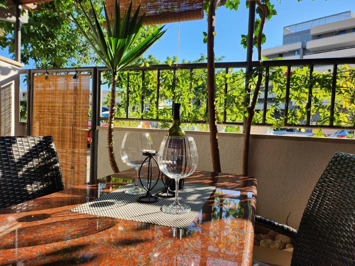 Apartmani Dijana Podgora Esterno foto
